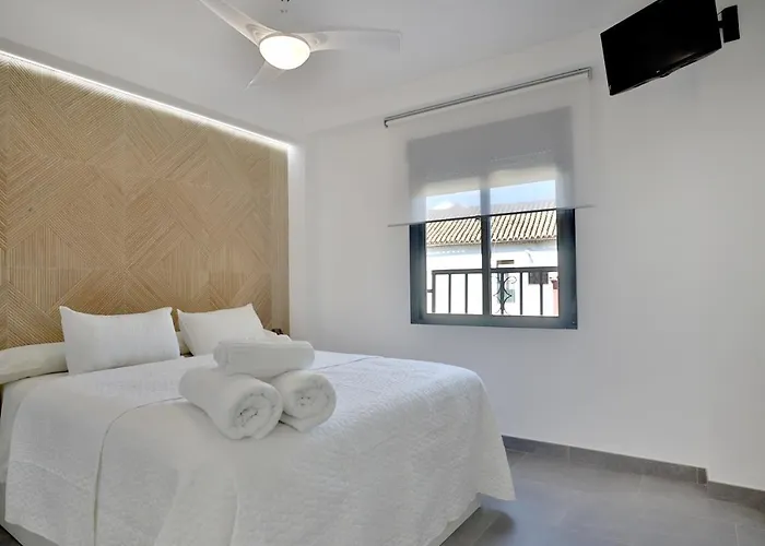 Апартаменти Sunshine Vista Al Compas